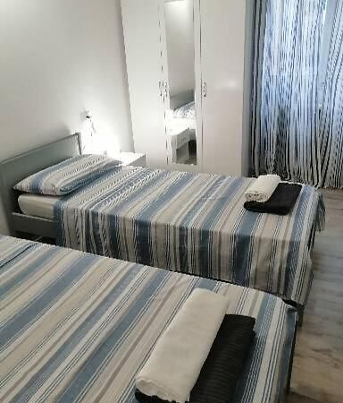 Albergo Blue Fish Албисола Супериоре Екстериор снимка