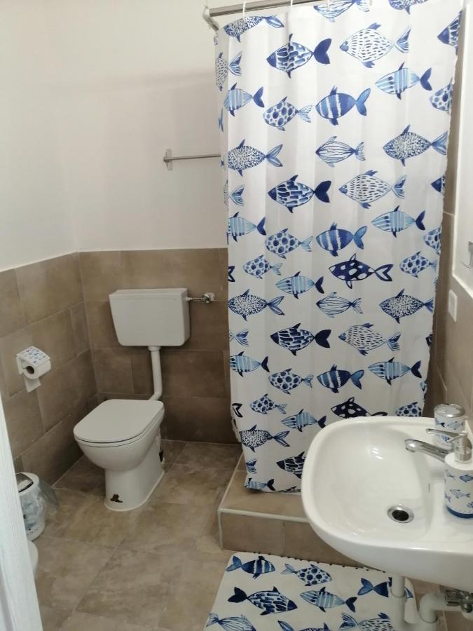 Albergo Blue Fish Албисола Супериоре Екстериор снимка