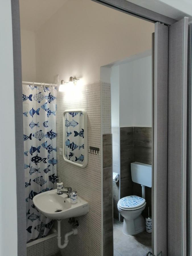 Albergo Blue Fish Албисола Супериоре Екстериор снимка