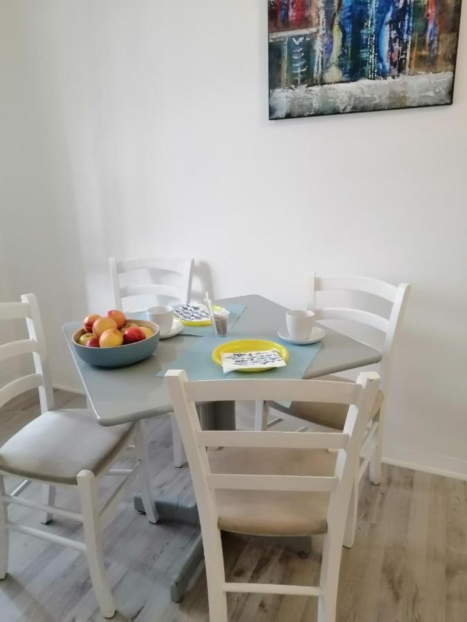 Albergo Blue Fish Албисола Супериоре Екстериор снимка
